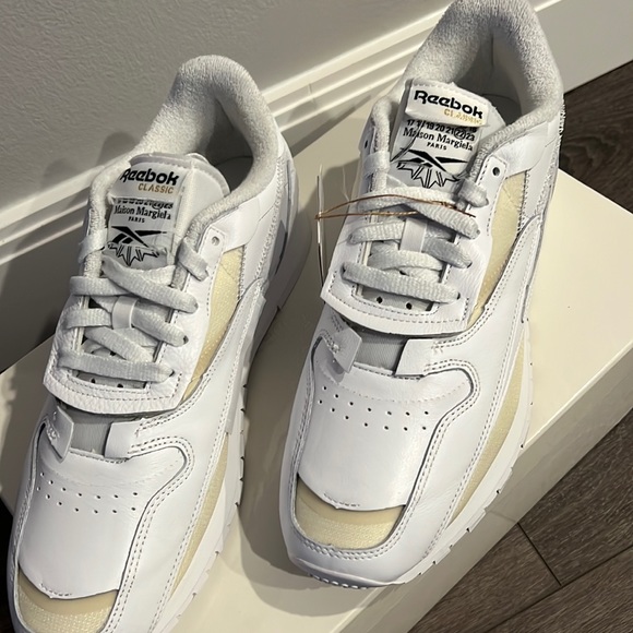 - Madison margiela and Reebok collaboration. - Picture 3 of 5